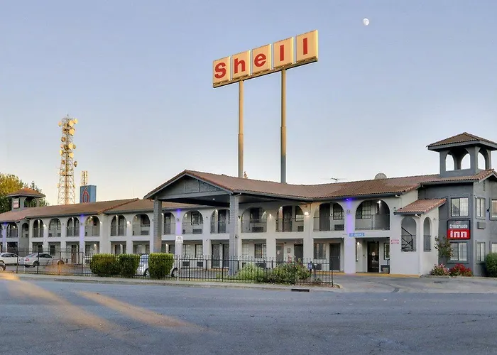 Crossroads Inn - Downtown Sacramento