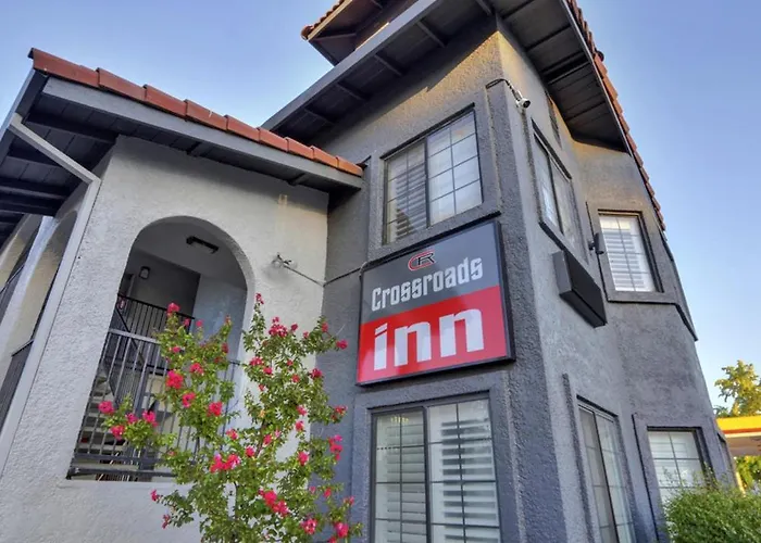 Crossroads Inn - Downtown Sacramento