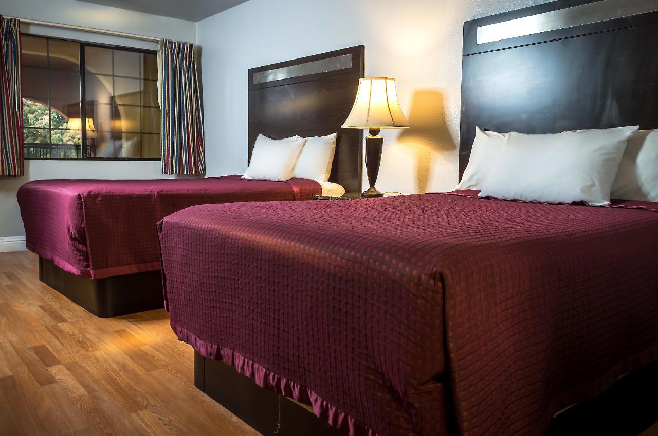 Motel Crossroads - Downtown Sacramento