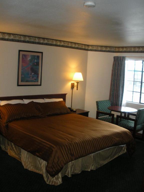 Crossroads - Downtown 3*