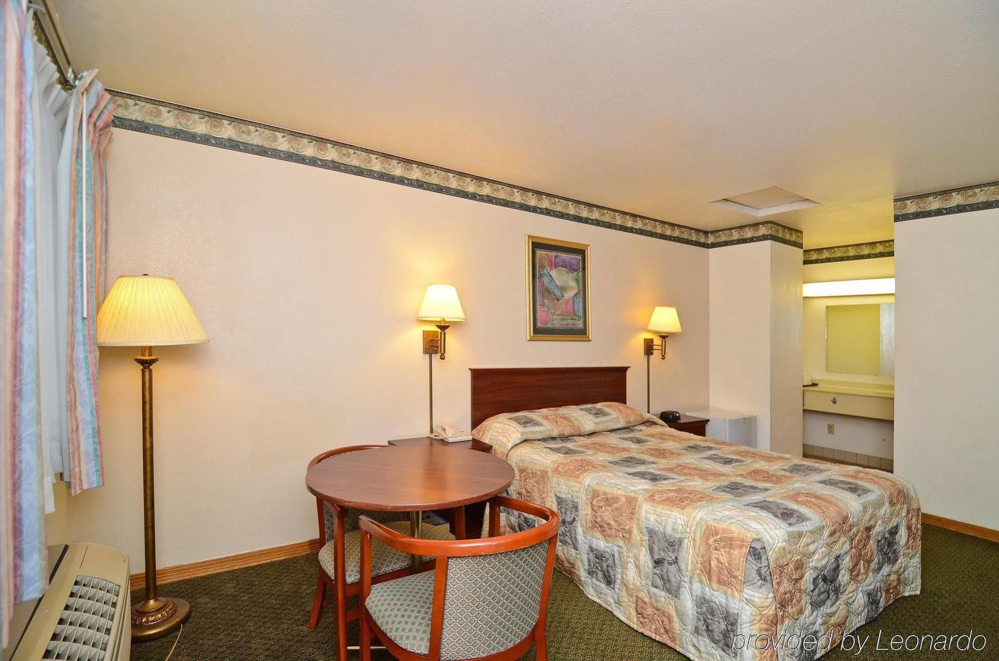 Motel Crossroads - Downtown 3*